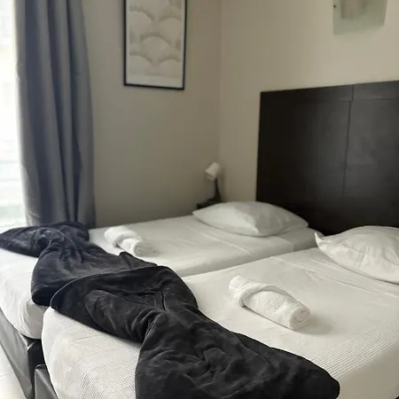Du Mont Louis Hotel *