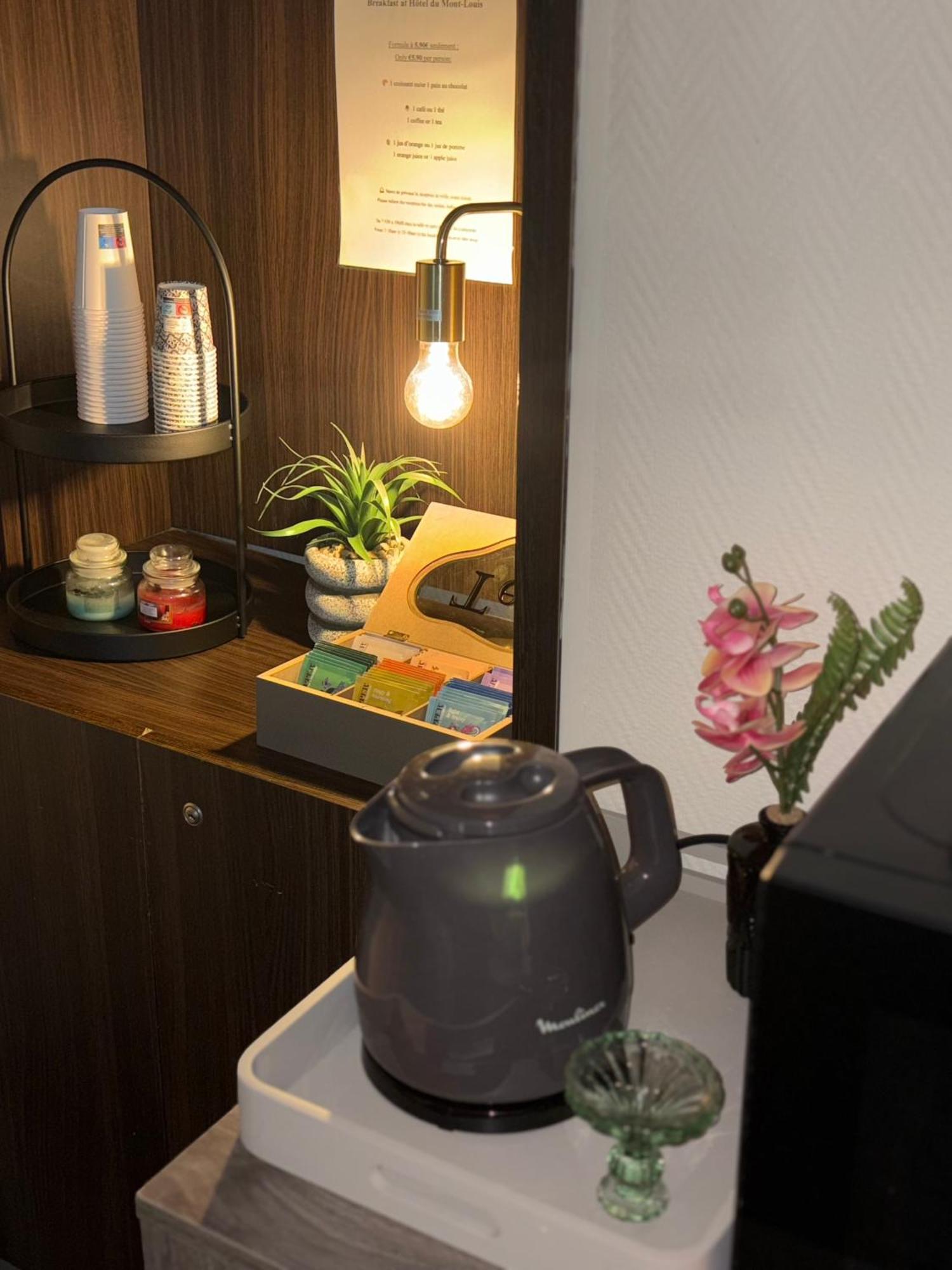 Du Mont Louis Hotel *